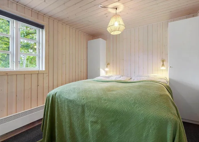 8836-glesborg-enebaervej-14