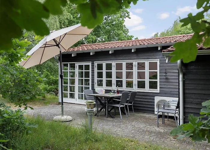 8836-glesborg-enebaervej-14 * Glesborg